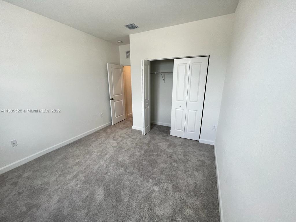 1050 SE 26th Ter # 1050
