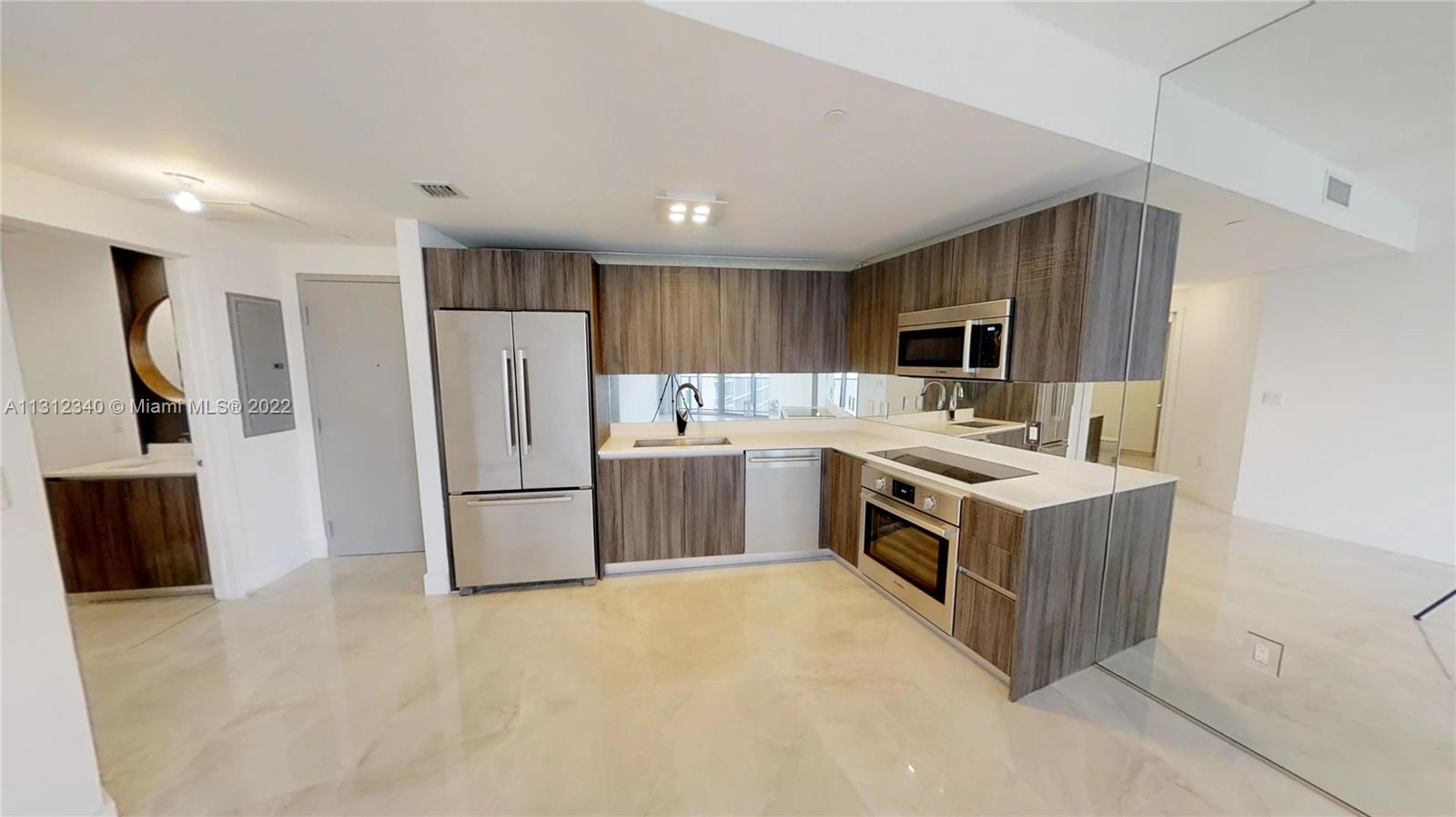 488 NE 18 st # 801
