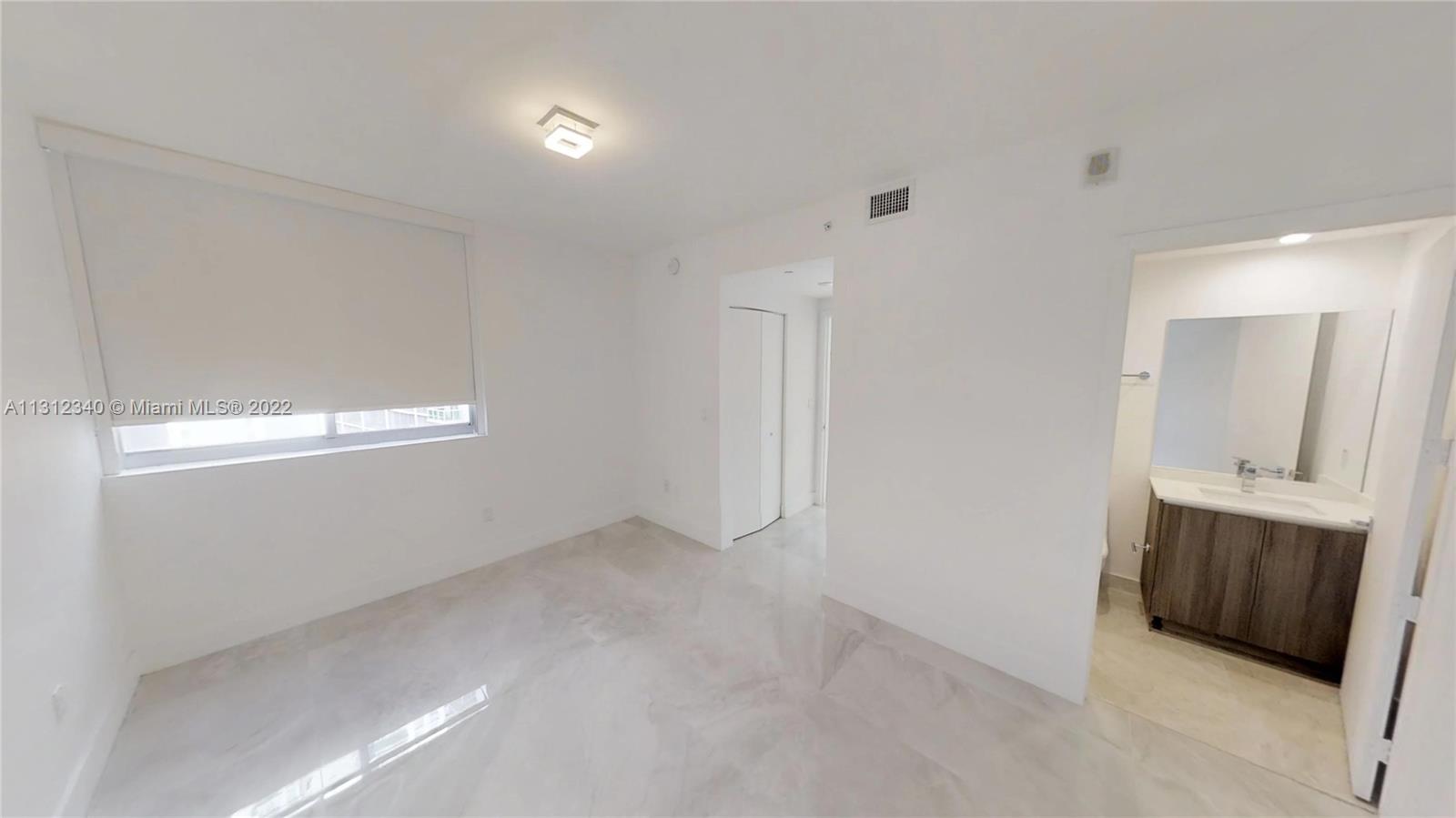 488 NE 18 st # 801