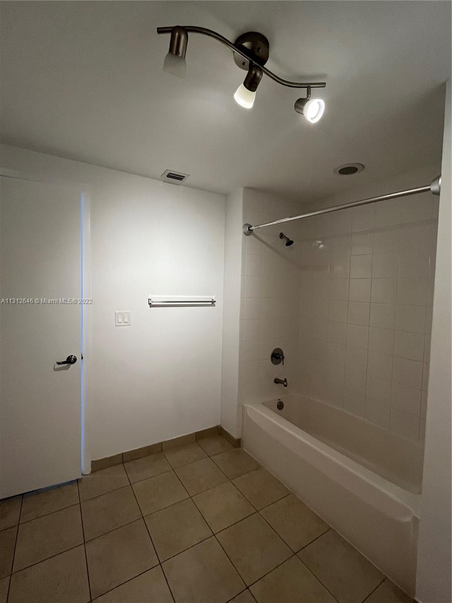 3301 NE 1st Ave # 5 Unit: PH-5