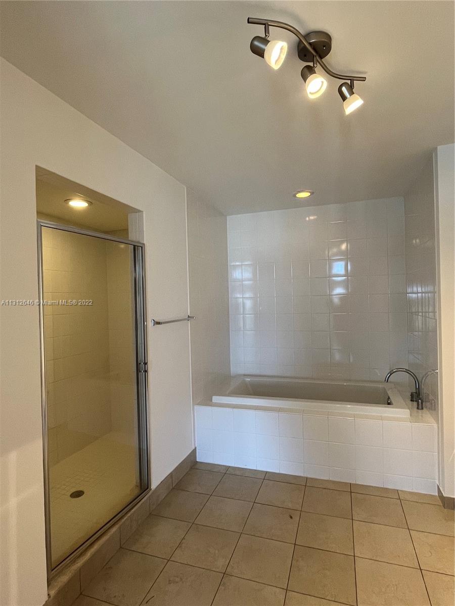 3301 NE 1st Ave # 5 Unit: PH-5