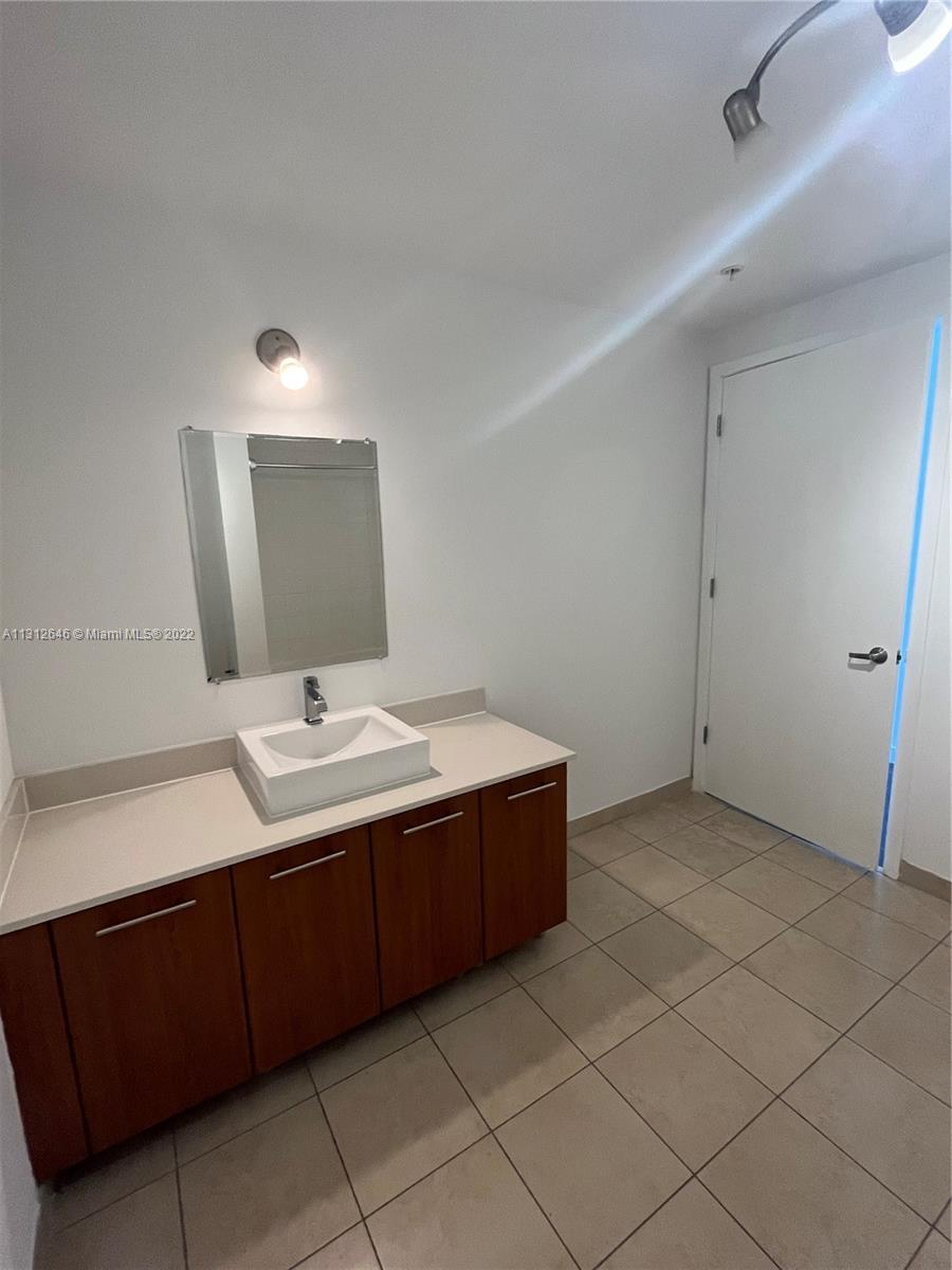 3301 NE 1st Ave # 5 Unit: PH-5