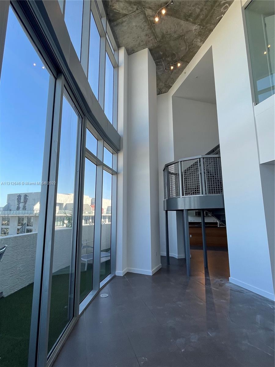 3301 NE 1st Ave # 5 Unit: PH-5