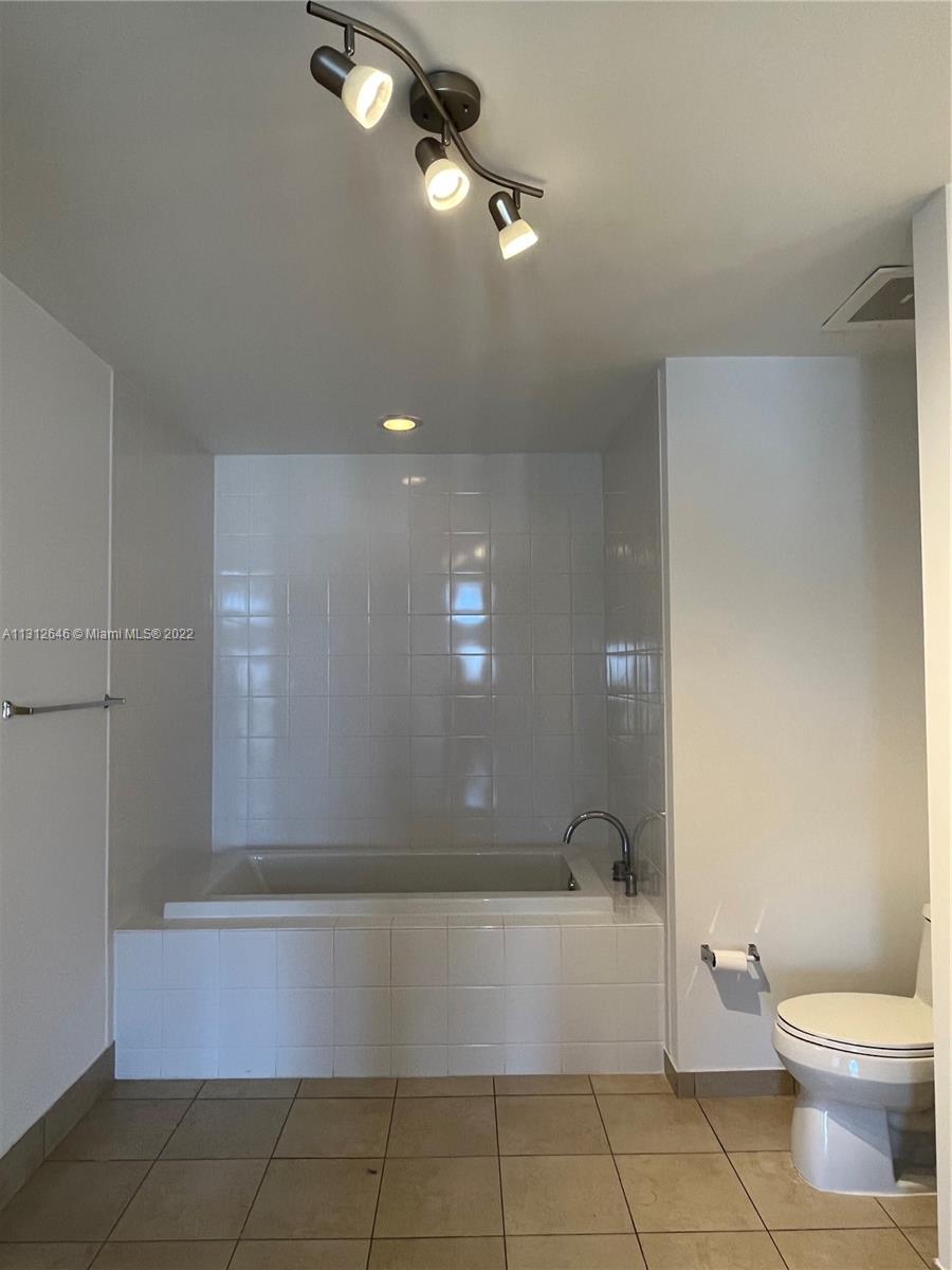 3301 NE 1st Ave # 5 Unit: PH-5
