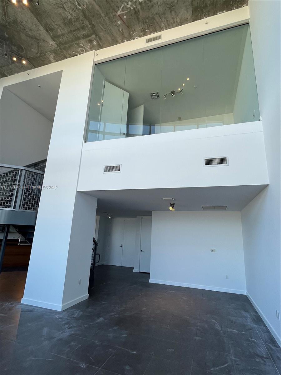 3301 NE 1st Ave # 5 Unit: PH-5