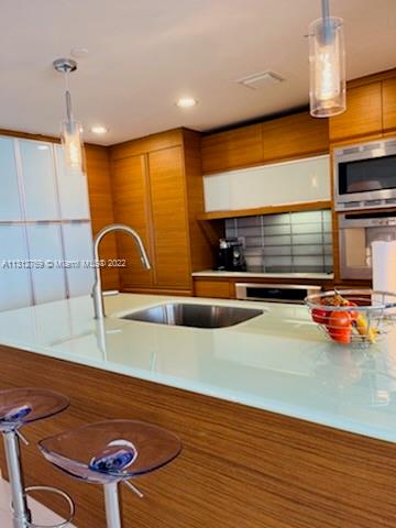 5875 Collins Ave # 903