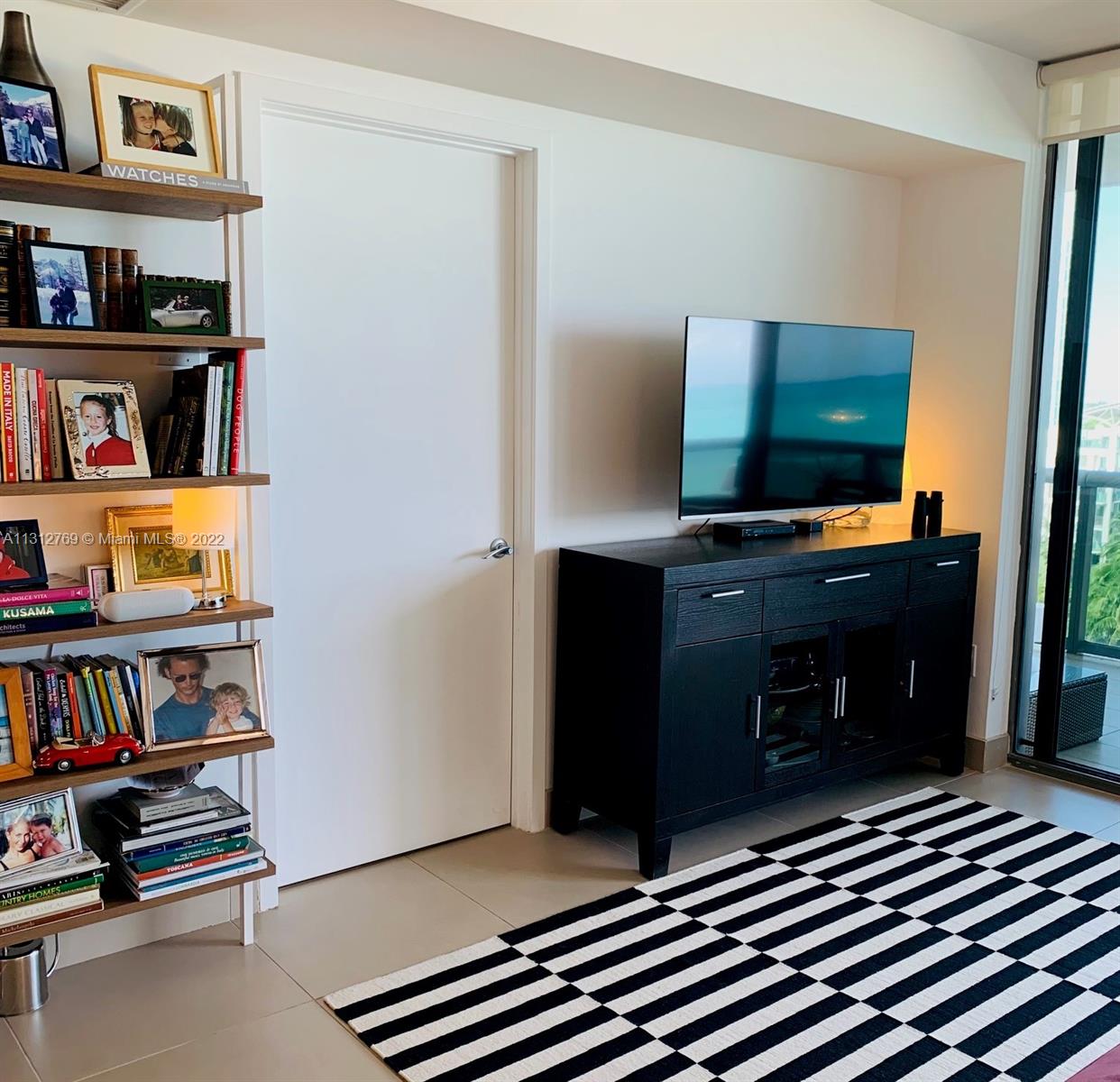 5875 Collins Ave # 903
