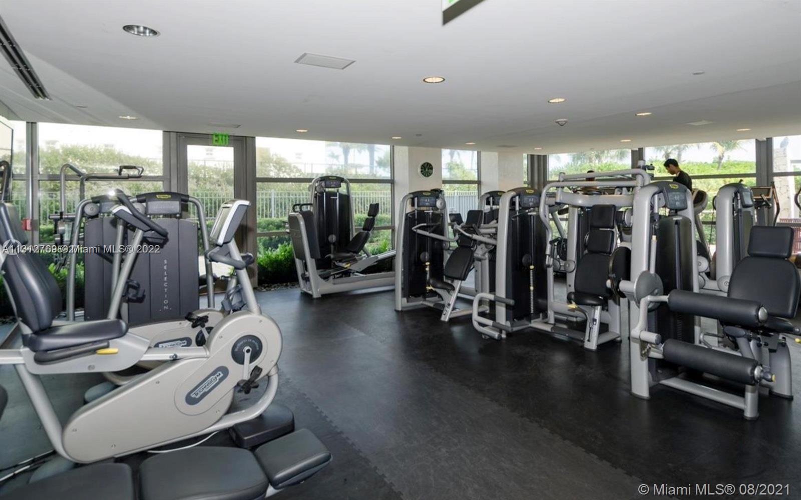 5875 Collins Ave # 903