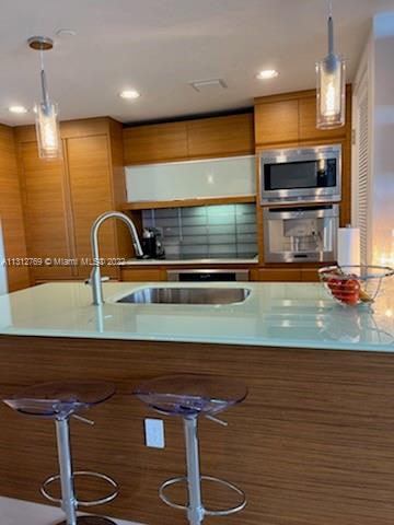 5875 Collins Ave # 903