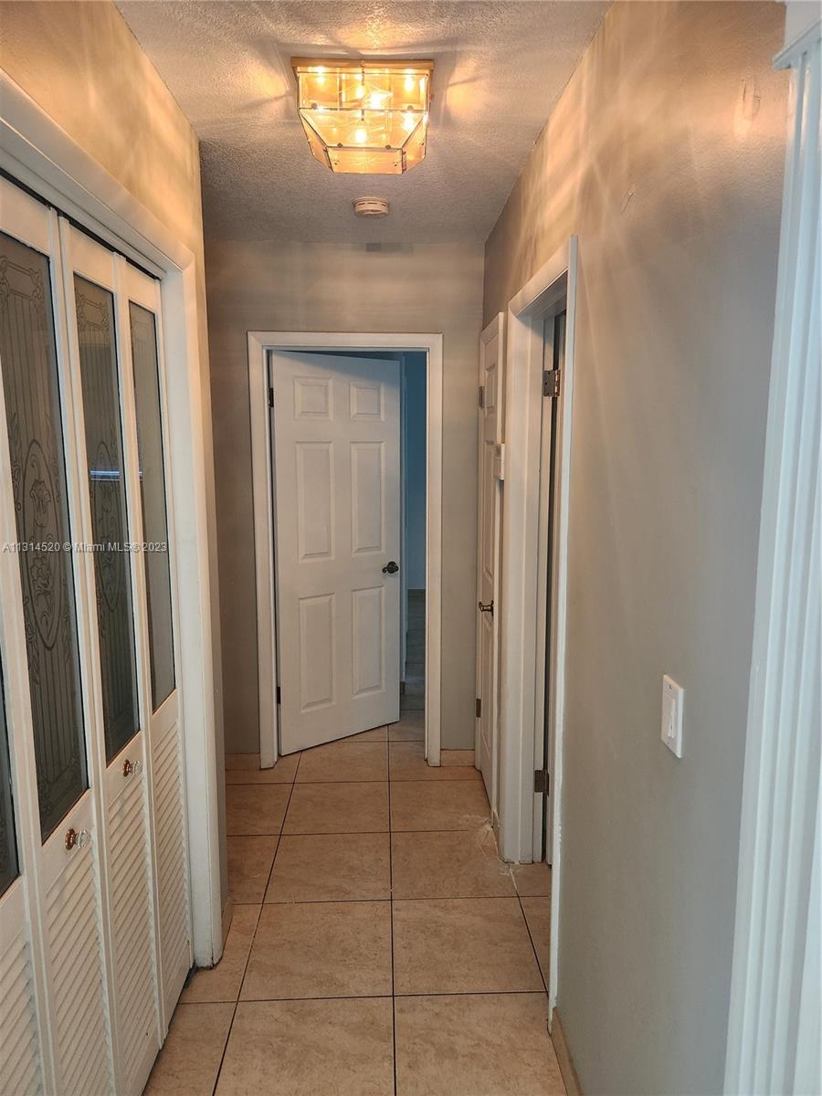 8645 SW 47th Ter