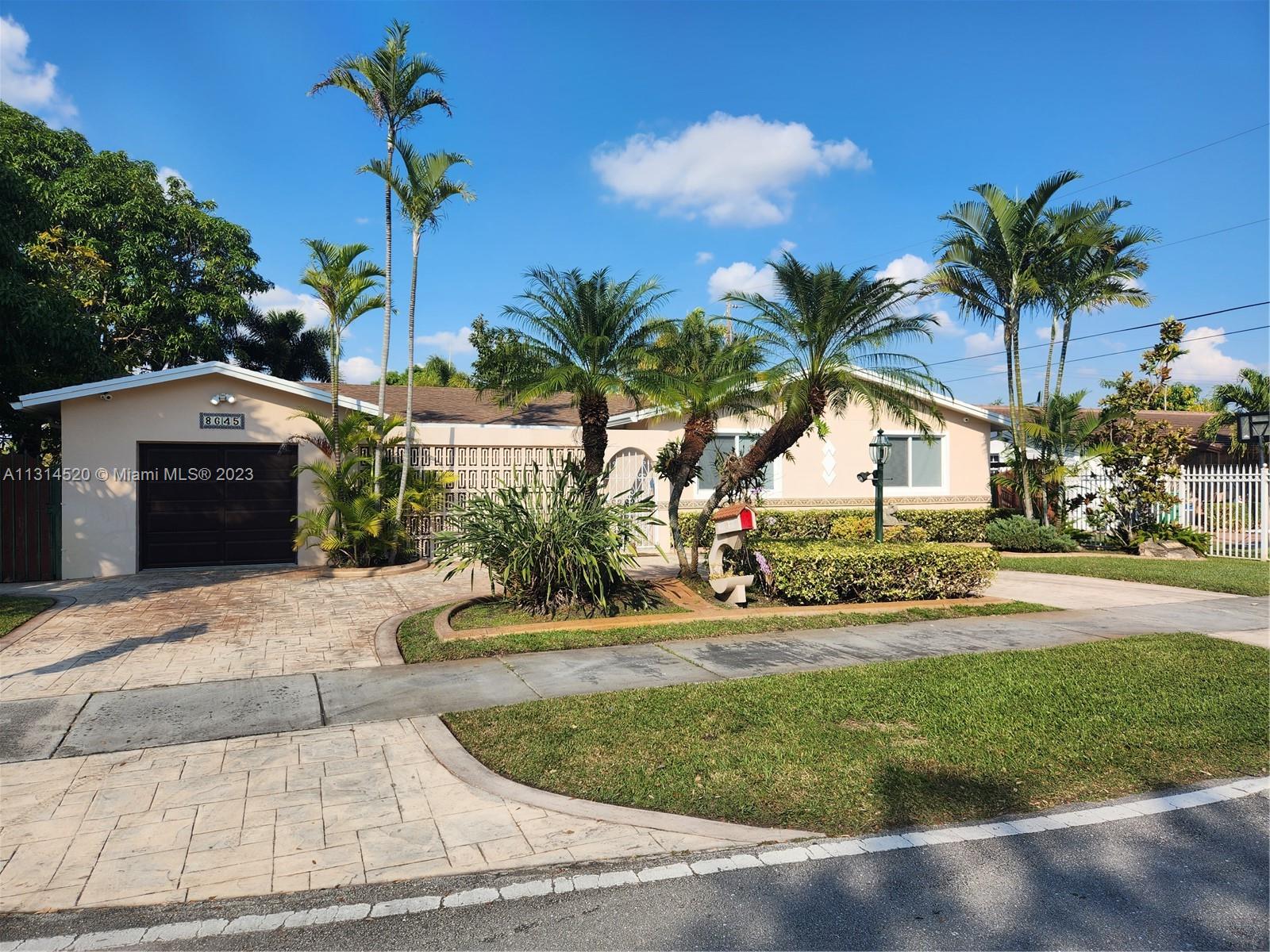 8645 SW 47th Ter
