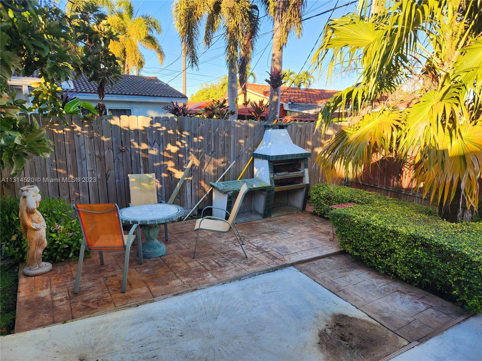 8645 SW 47th Ter