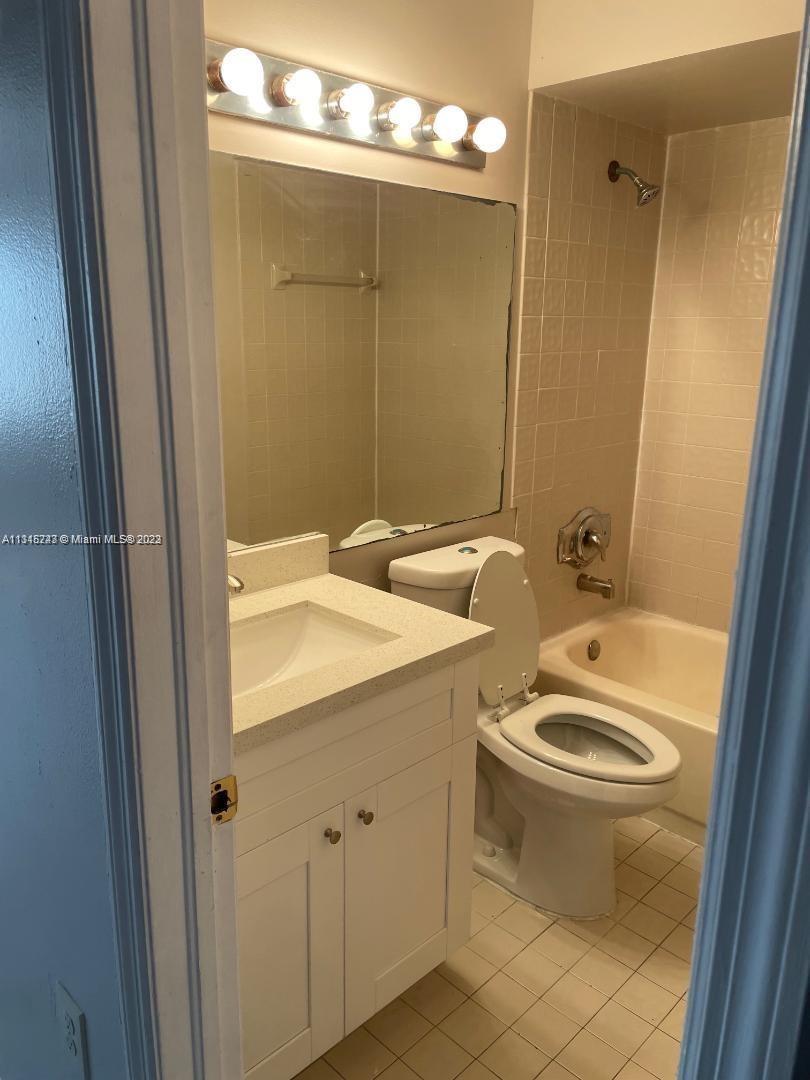 2530 W 60th Pl # 17 Unit: 104-17