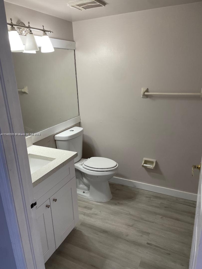 2530 W 60th Pl # 17 Unit: 104-17