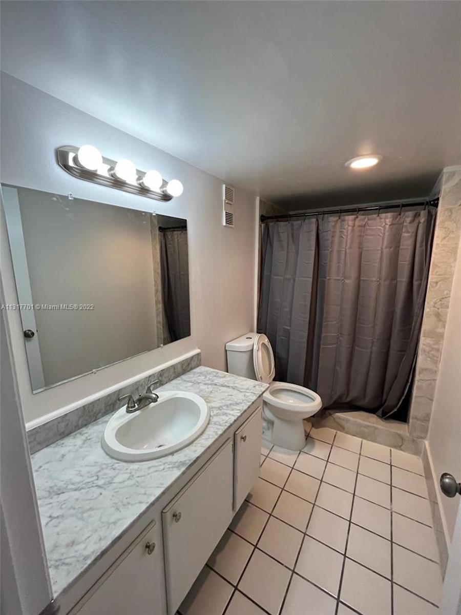 1300 NE Miami Gardens Dr Unit: 207E