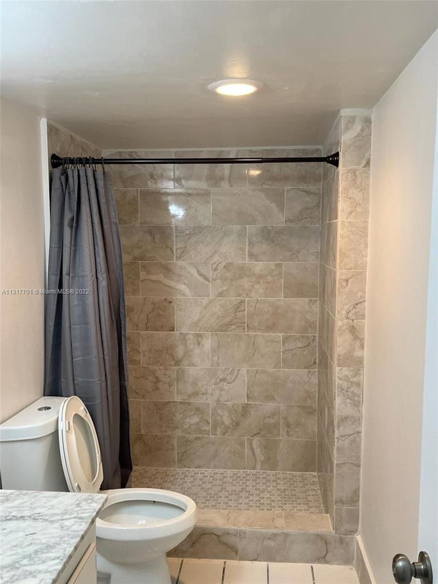 1300 NE Miami Gardens Dr Unit: 207E