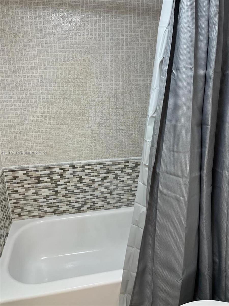 1300 NE Miami Gardens Dr Unit: 207E