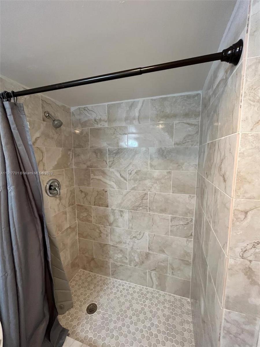 1300 NE Miami Gardens Dr Unit: 207E