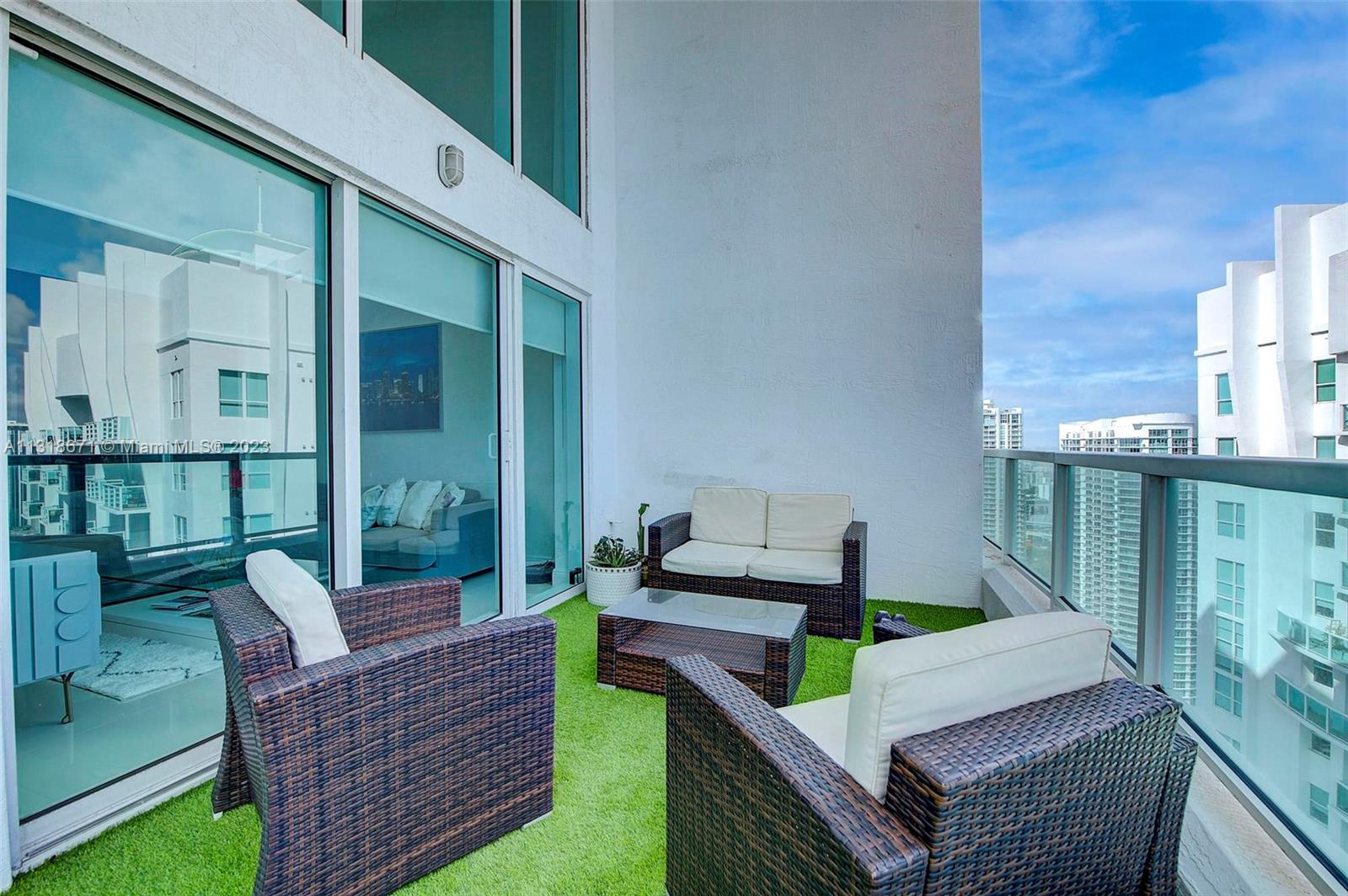 41 SE 5th St # 2307