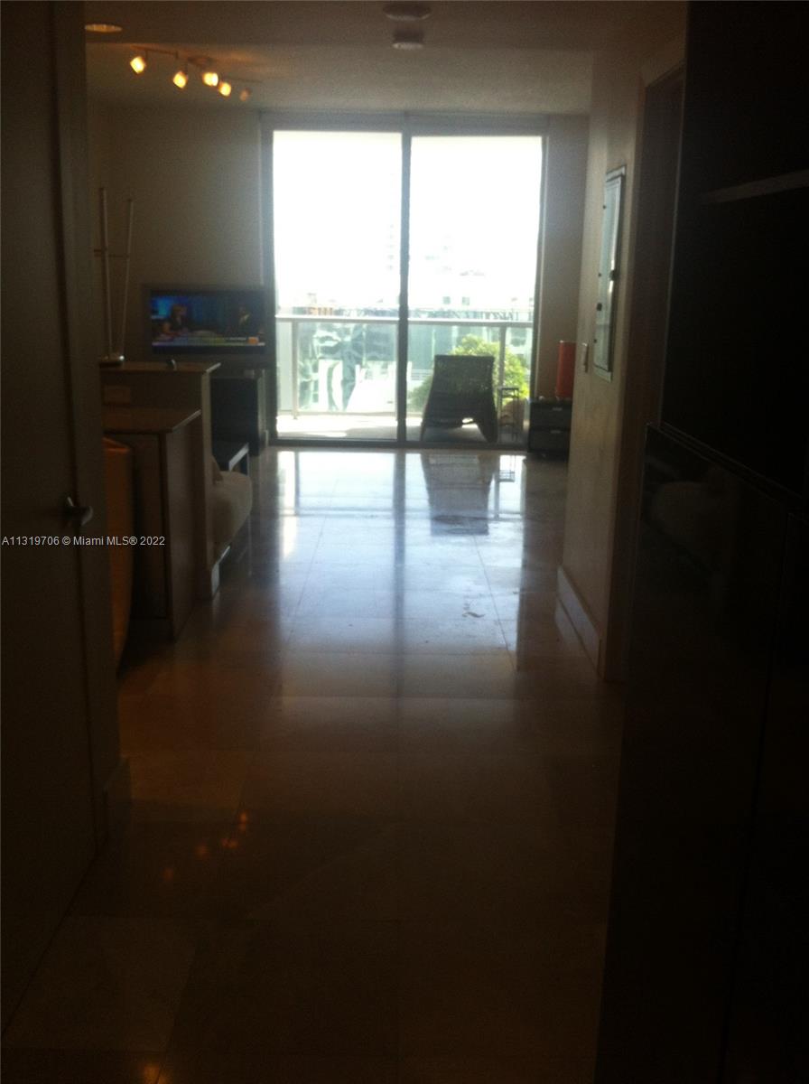 1050 BRICKELL AV # 1406