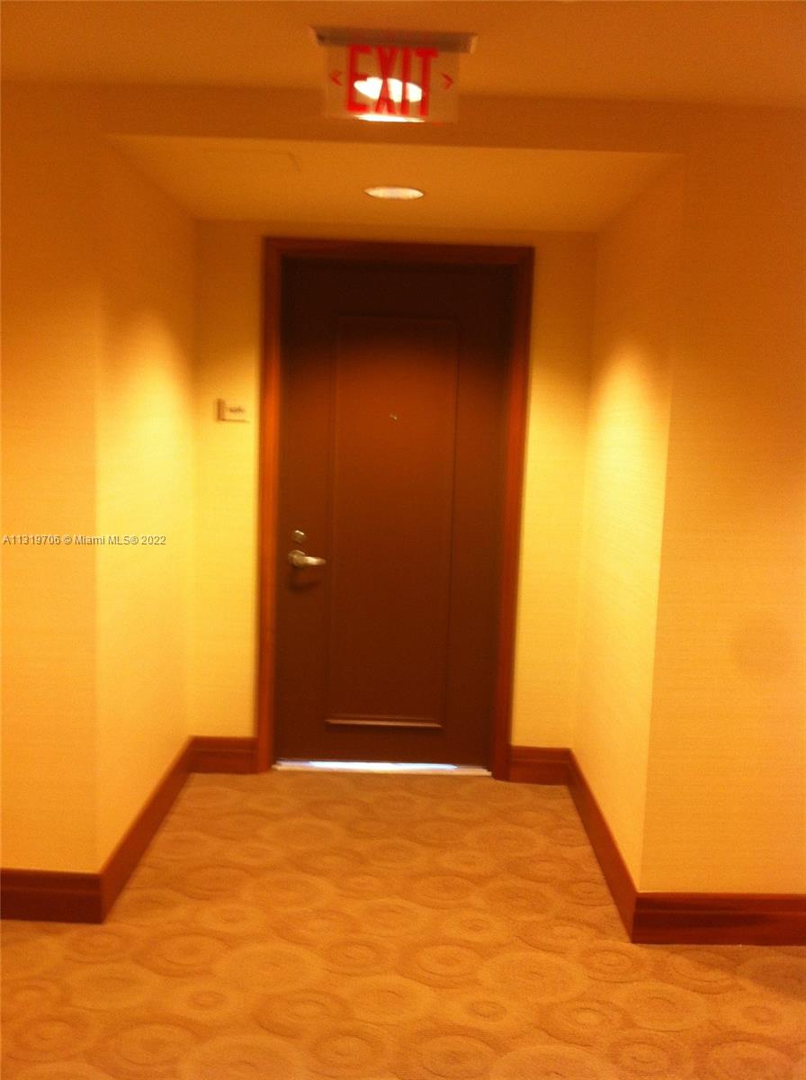 1050 BRICKELL AV # 1406
