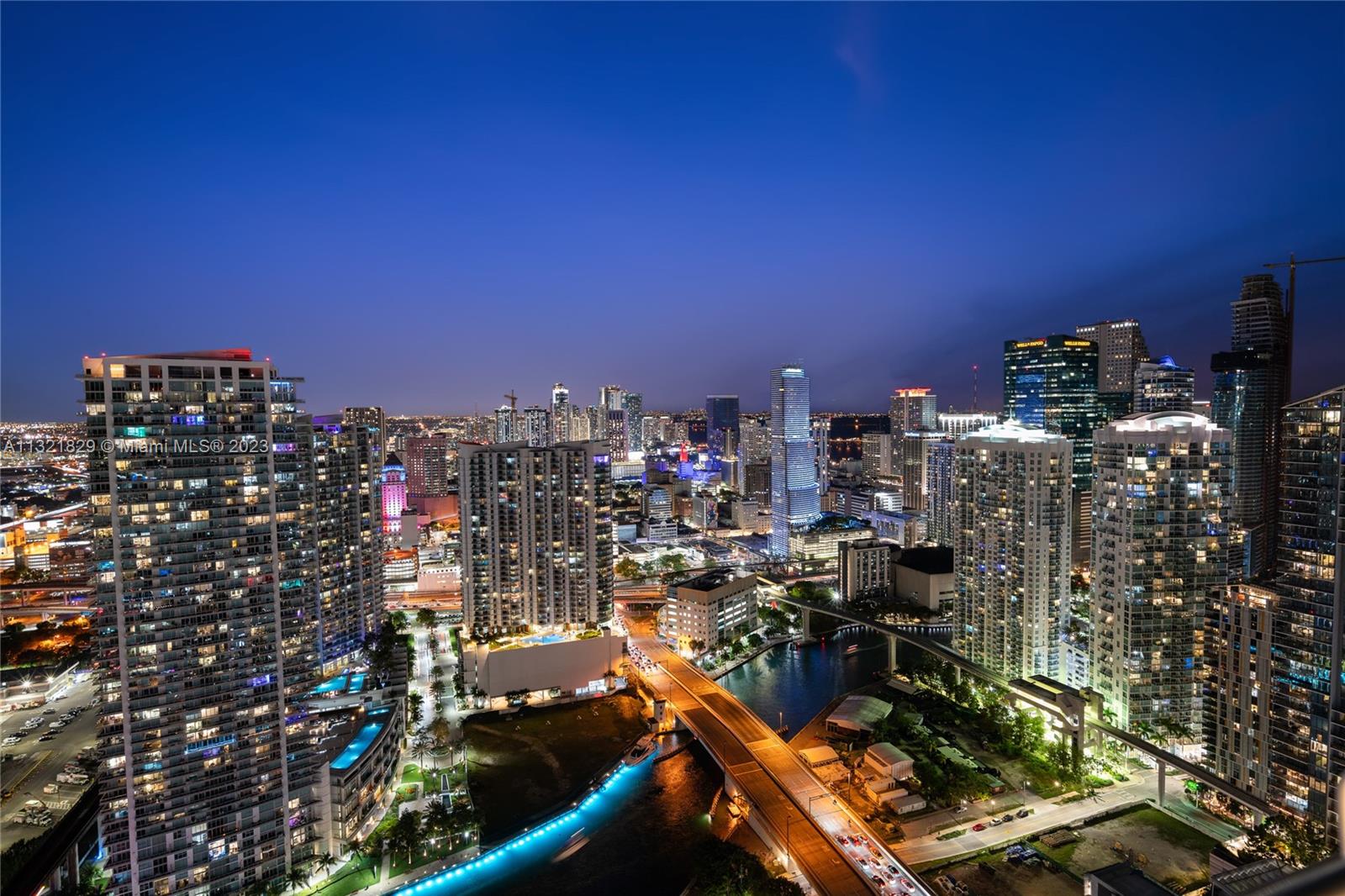 88 SW 7th St # 4204 Unit: PH 4204