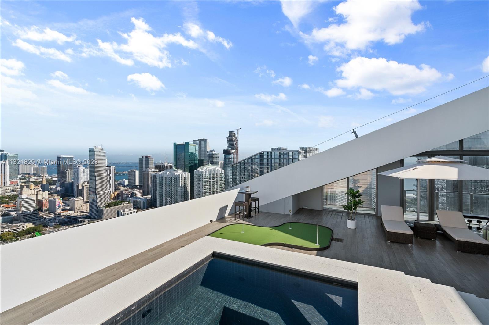 88 SW 7th St # 4204 Unit: PH 4204