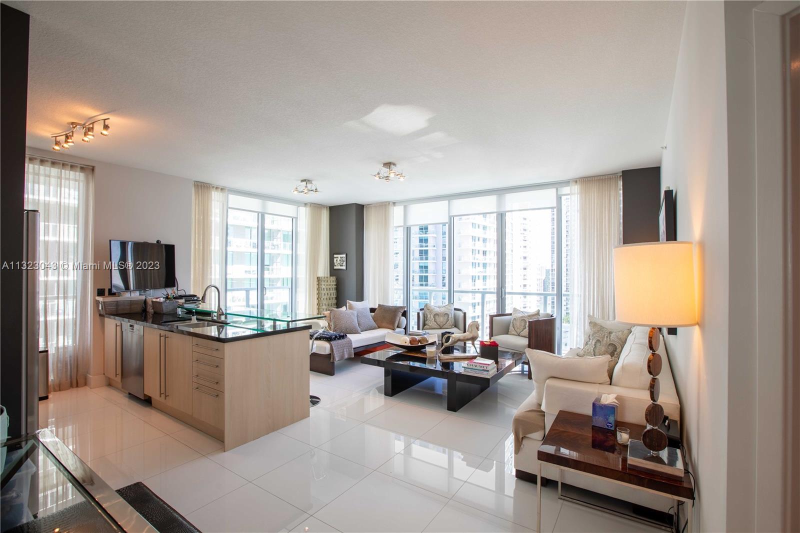 79 SW 12th St Unit: 2607-S