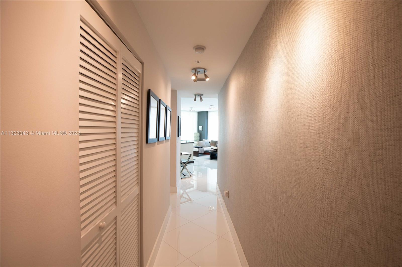 79 SW 12th St Unit: 2607-S