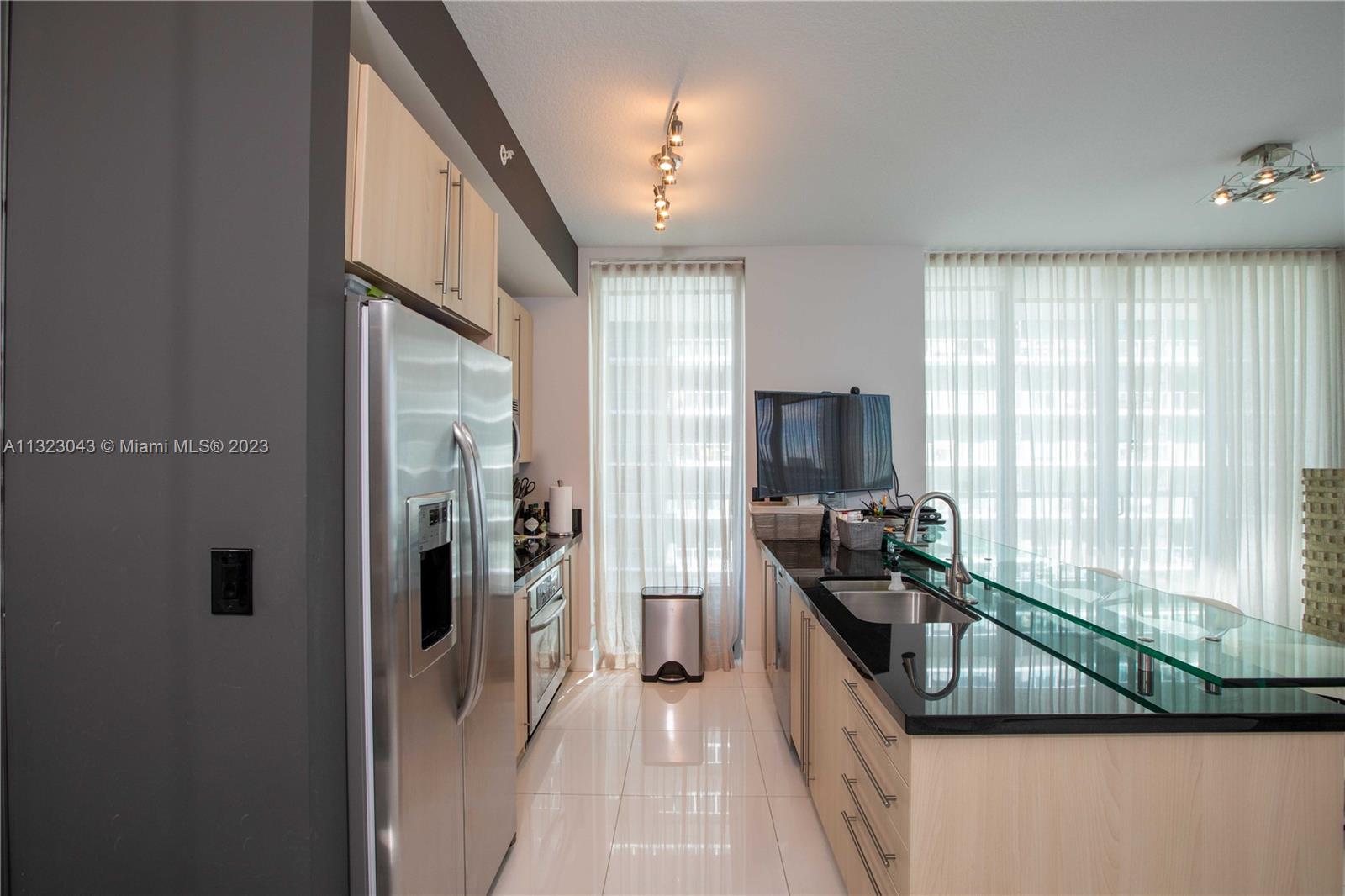 79 SW 12th St Unit: 2607-S
