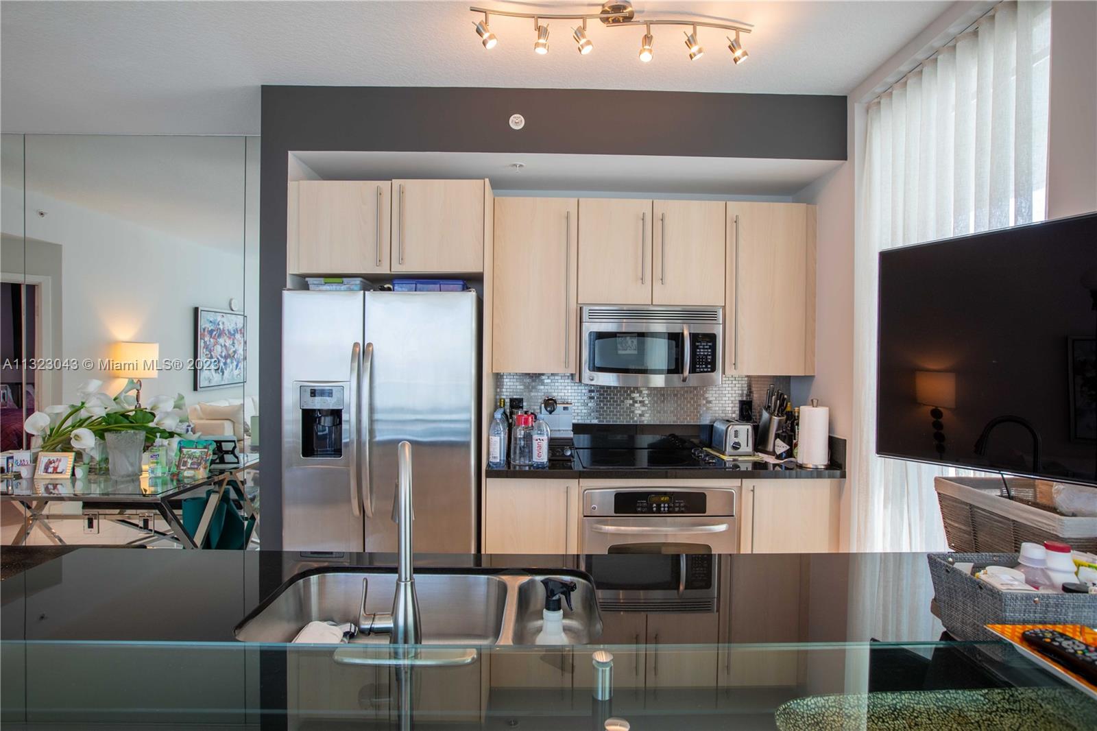 79 SW 12th St Unit: 2607-S