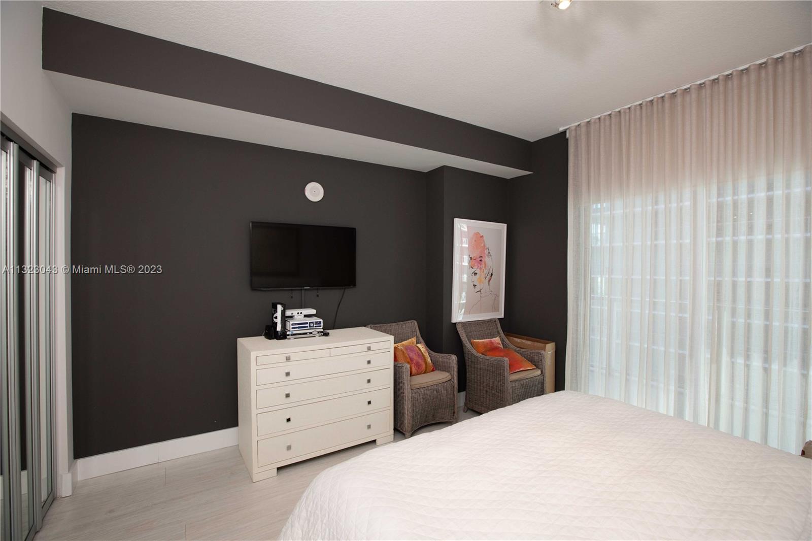 79 SW 12th St Unit: 2607-S