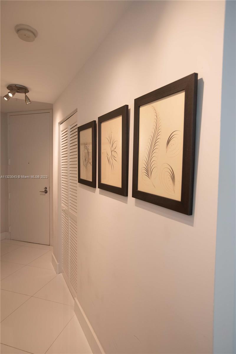 79 SW 12th St Unit: 2607-S