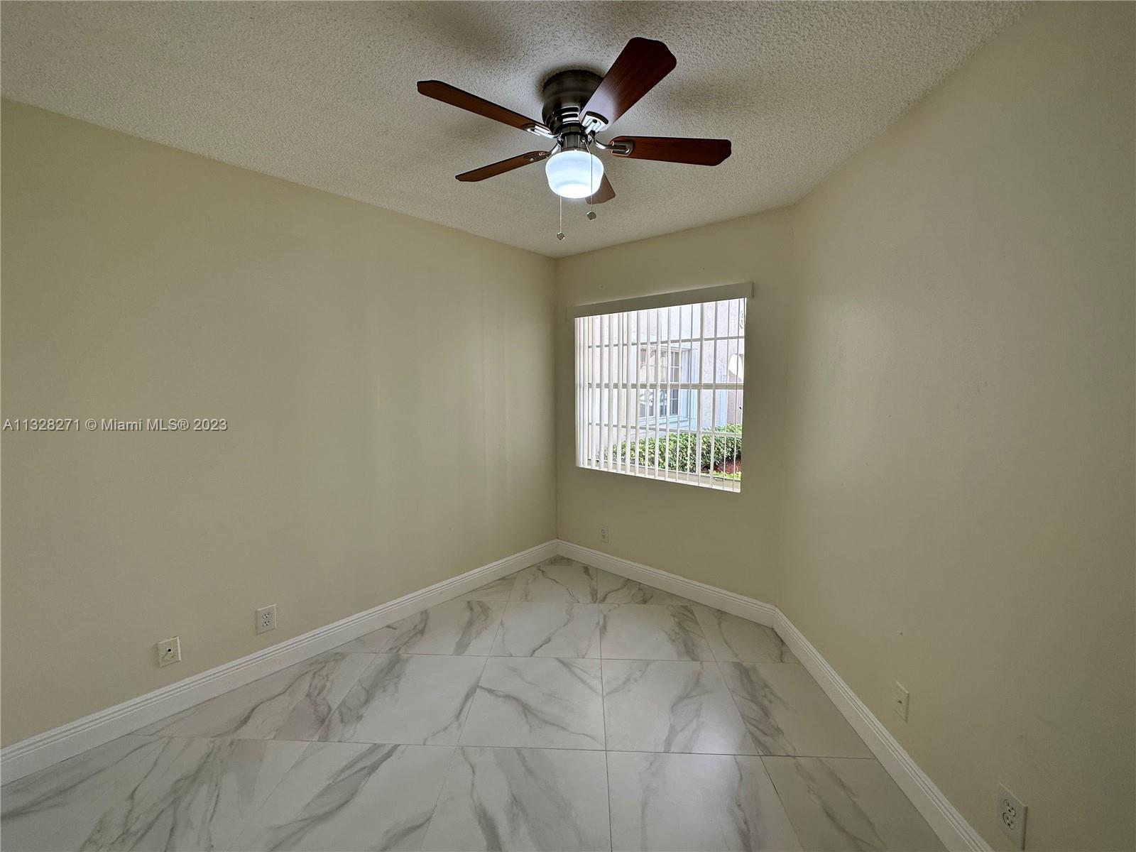 1582 Springside Dr