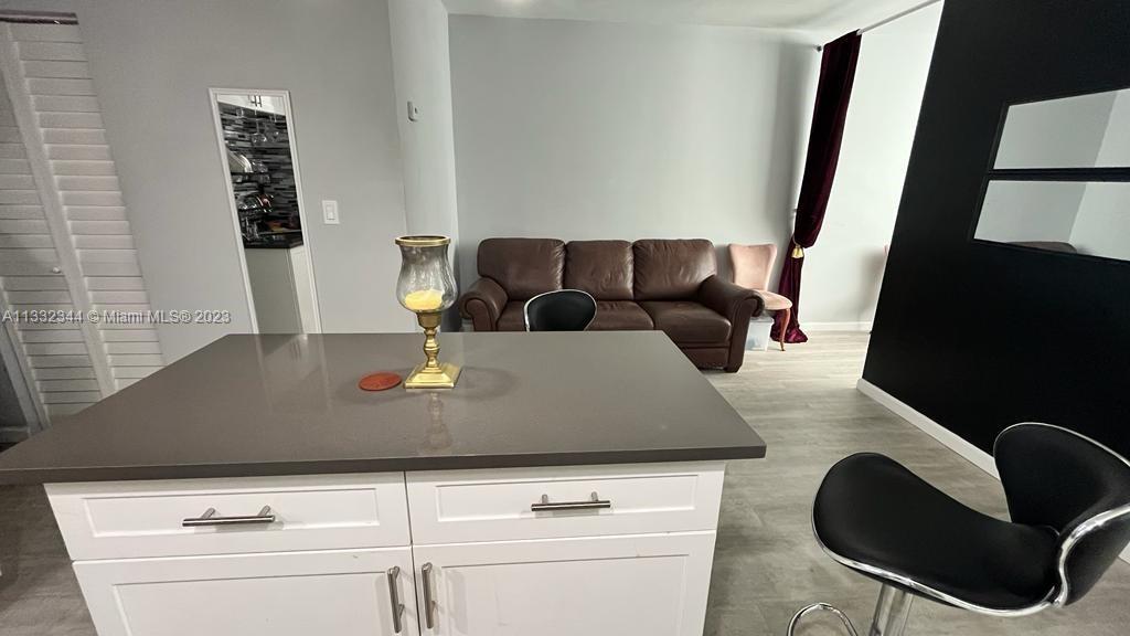 999 Brickell Bay Dr # 709