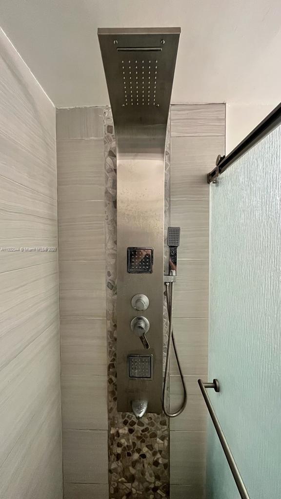 999 Brickell Bay Dr # 709