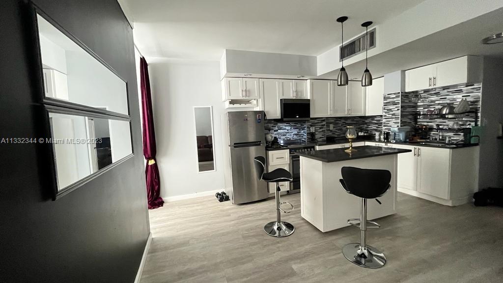 999 Brickell Bay Dr # 709