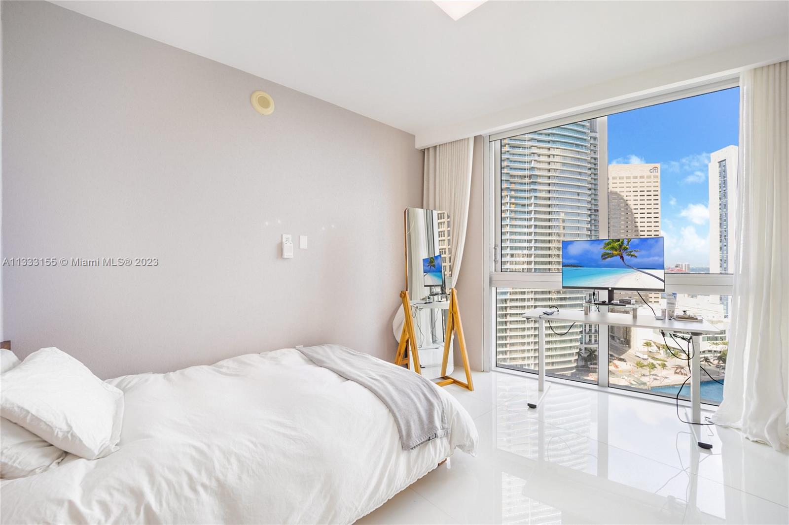 465 Brickell Ave # 1901