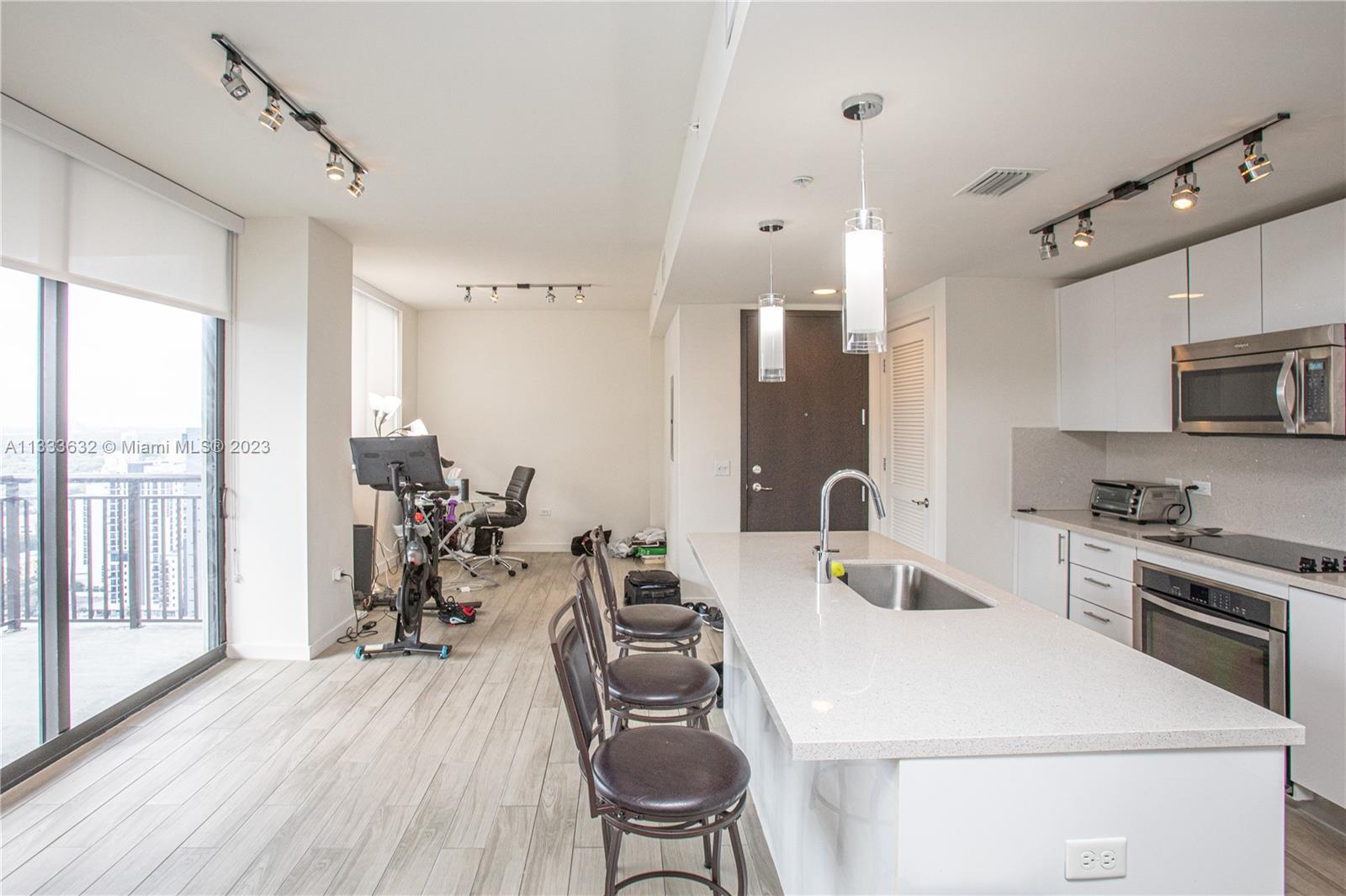999 SW 1st Ave # 2803