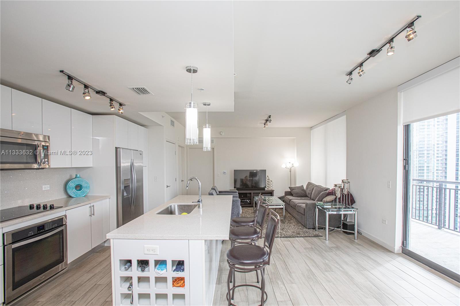 999 SW 1st Ave # 2803