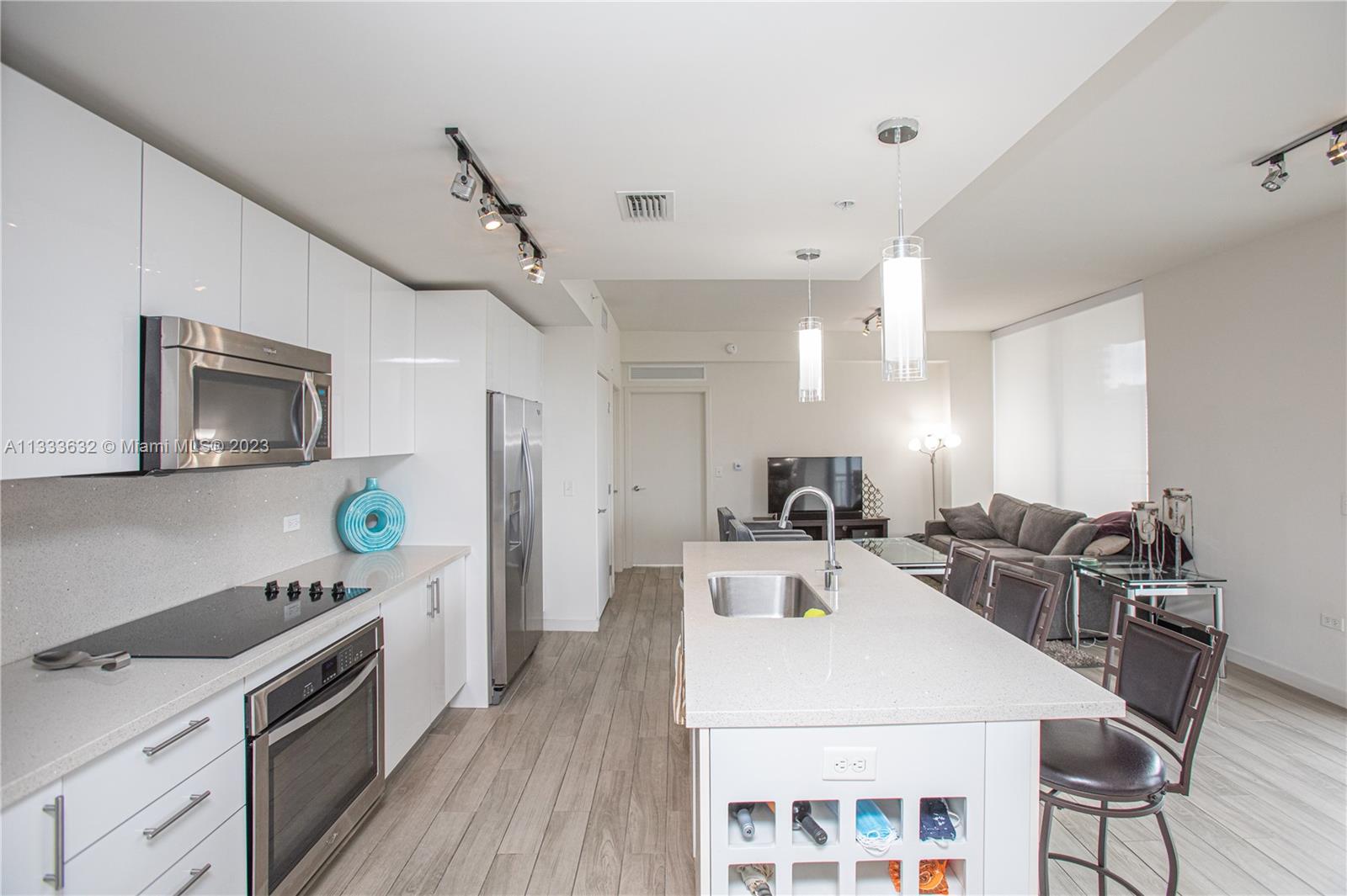 999 SW 1st Ave # 2803