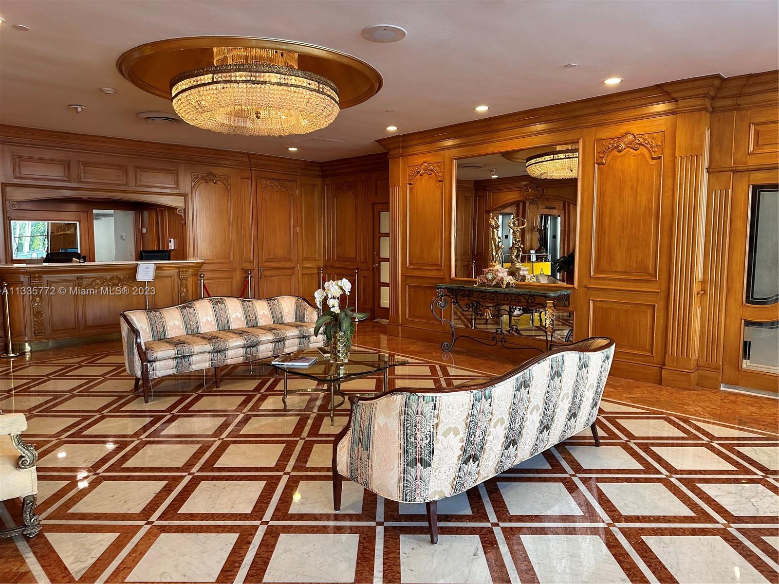 700 Biltmore Way # 506