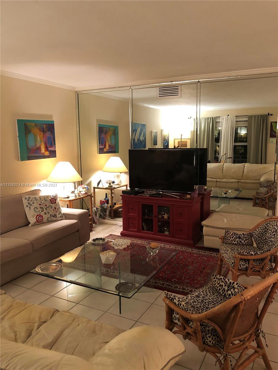 255 Sunrise Dr # 305