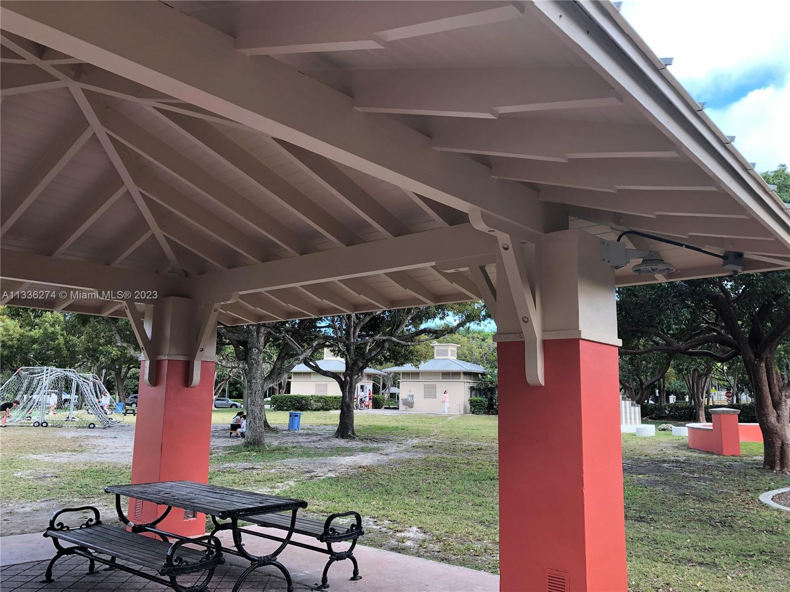 255 Sunrise Dr # 305