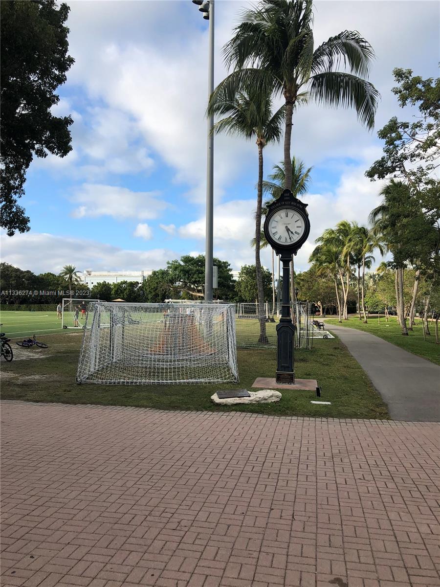 255 Sunrise Dr # 305