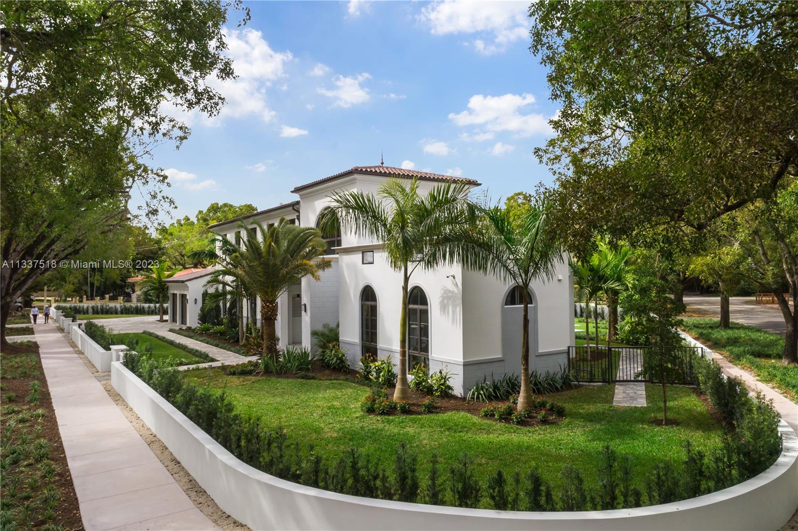 733 Biltmore Ct