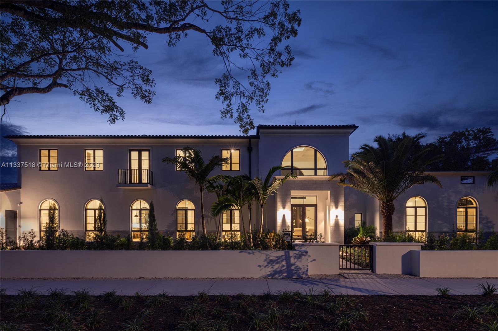 733 Biltmore Ct