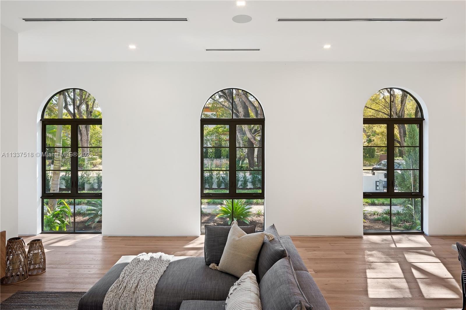 733 Biltmore Ct