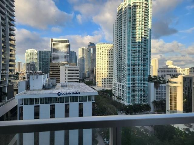 1060 Brickell Ave # 1517