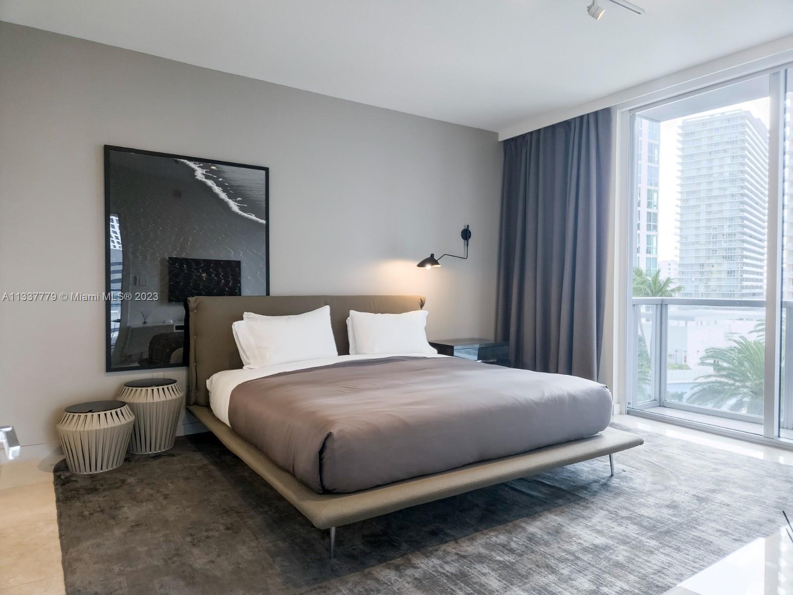 1060 Brickell Ave # 1517